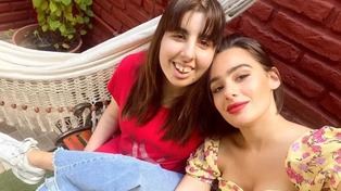 Flor Jazmín Peña y Rocío, su hermana