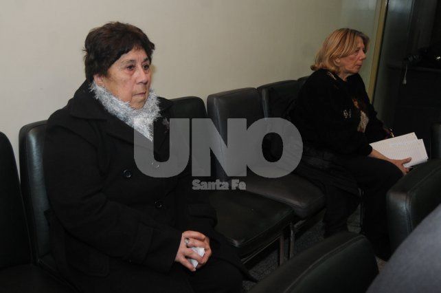 {altText(<div><div></div><div><div></div><div><div> Conocidas. Cecilia Góngora (der.) y la obstetra Elsa Nasatsky (izq). en la primera audiencia. </div><div>Uno Santa Fe / José Busiemi</div></div></div></div><div><div><div><a href=