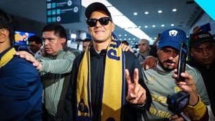 Keylor Navas, en su llegada a México para sumarse a Pumas.