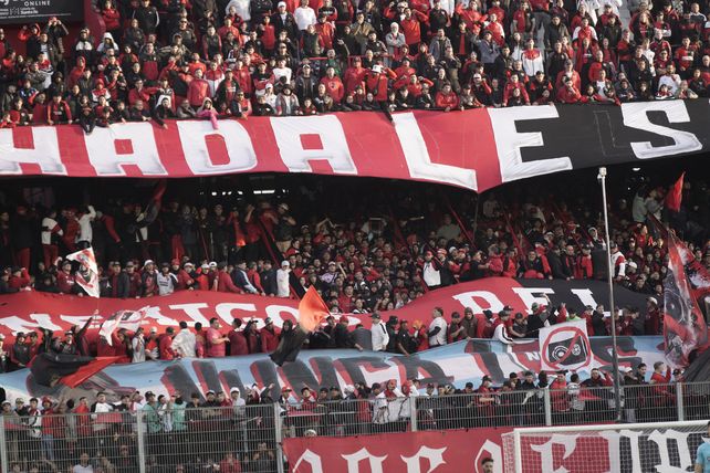 La parcialidad de Newells hace más de tres años que no puede ir de visitante por torneos locales.