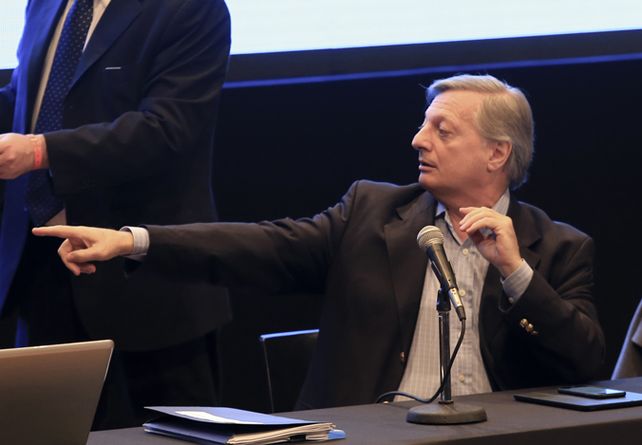 Ministro. Aranguren fue el primero en hablar en la audiencia pública.