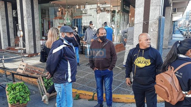 Paraná: quieren desalojar a los vendedores ambulantes y crece la tensión