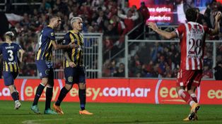 Enzo Copetti malogró el penal que pudo darle a Central la chance de al menos traerse un punto desde Santa Fe.