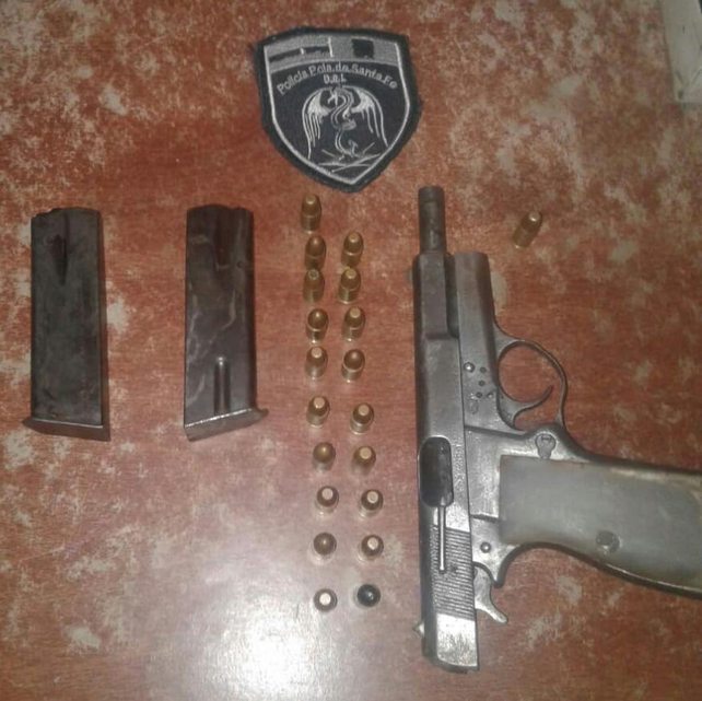 La Guardia: cayó preso con un arma de guerra y después de un tiroteo en la zona de bañados