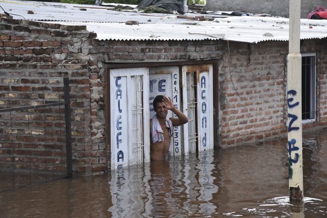 Un muerto y más de 400 evacuados a raíz del temporal en el norte bonaerense