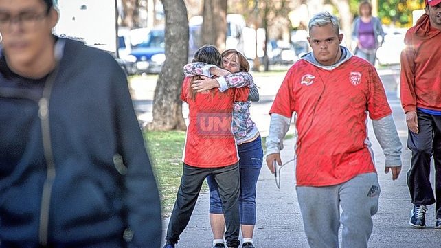 Escuela Amigos. Jugadores con discapacidades practican básquet en Talleres y viven la vida de la institución.