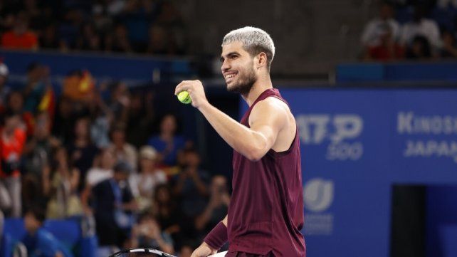 Carlos Alcaraz despachó Casper Ruud y es finalista del ATP de Tokio