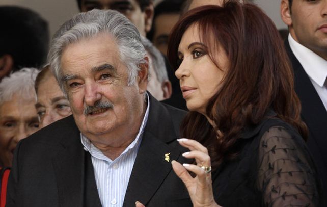 Hacer las paces. Cerca de Mujica dicen que llamó a Cristina para pedir disculpas