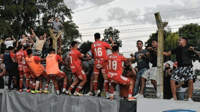 Los Andes eliminó por penales a Argentino (Quilmes) y jugará por el tercer ascenso a Primera Nacional contra Sarmiento (LB).