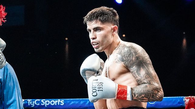 Junior Alanis no pudo con el boxeador australiano y perdió por puntos en fallo unánime.