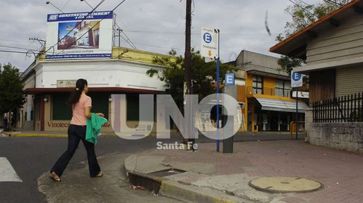 Una esquina accidentada: este jueves comenzará a funcionar el semáforo de Suipacha y San Luis