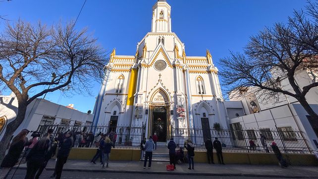 Fieles rosarinos celebran San Cayetano y renuevan su pedido de pan y trabajo