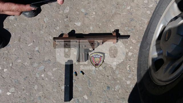 Secuestraron una pistola ametralladora cargada en Rosario y es la cuarta en lo que va del año