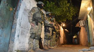 La Policía de Investigaciones (PDI) realizó allanamientos en varios domicilios de Rosario relacionados con los asesinatos de cuatro trabajadores.&nbsp; &nbsp;