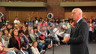 El gobierno completó la titularización de 2500 docentes