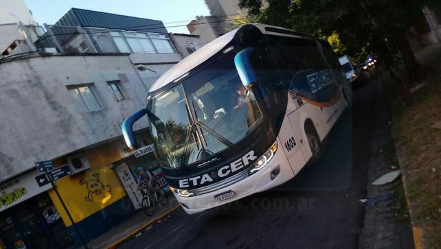 Jugadores de Boca partieron hacia el estadio del barrio Tiro Federal
