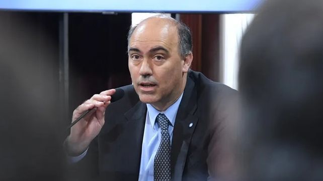 El embajador argentino Wenceslao Bunge Saravia participó del homenaje que se realizó en Cádiz por el 175° aniversario de la muerte del Libertador