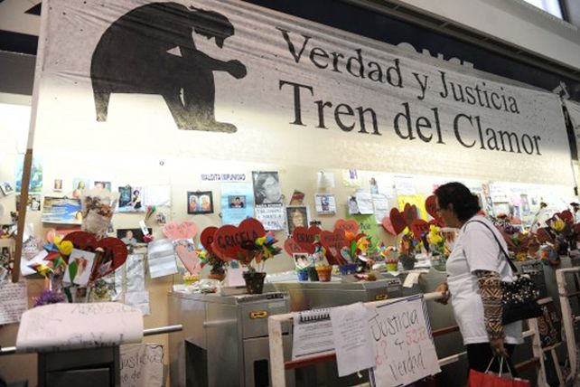 Tragedia de Once: familiares de las víctimas inauguraron un mural a 4 meses del hecho