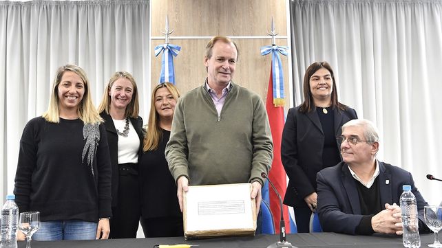 Harán mejoras en centros de educación física de Paraná y Concordia