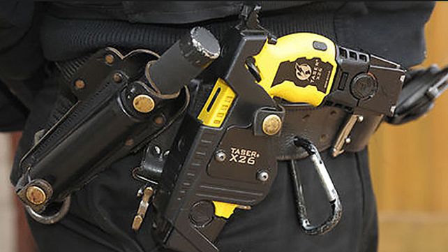 Nuevo protocolo de seguridad: En CABA ya se analiza la implementación de las pistolas Taser