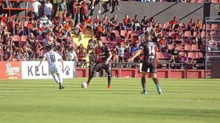 Independiente jugó en Santa Fe ante Colón.