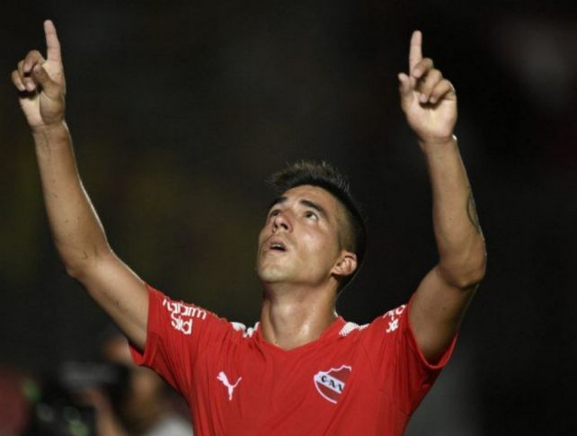 ¿Porqué Leandro Fernández no festejó el gol que le convirtió a Colón?