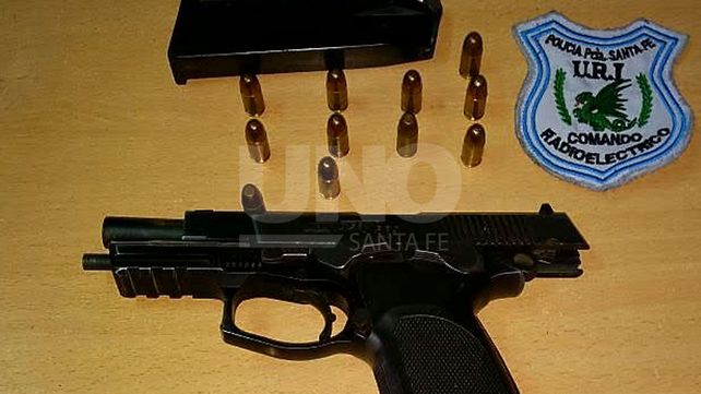 Detuvieron a un suboficial penitenciario con un arma a la que había denunciado como robada