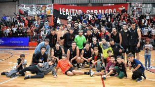 Colón superó a Libertad de Sunchales para estirar la reclasificación a un tercer partido.