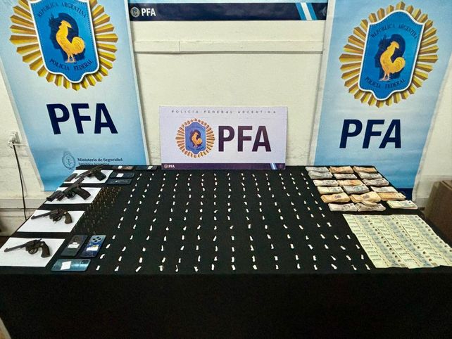 Parte de lo secuestrado en el operativo