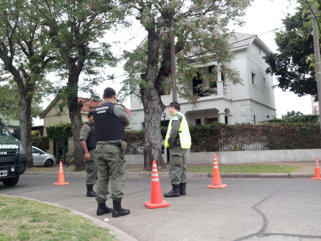 La casa del gobernador hoy cuenta con una fuerte custodia de Gendarmería. (Foto: Sebastián S. Meccia)