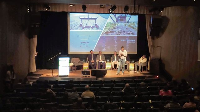 Tech. Durante el panel se presentaron los últimos desarrollos sobre aplicaciones selectivas de agroquímicos.