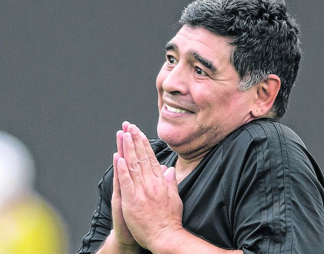 astro. Diego Armando Maradona litiga contra Claudia Villafañe.