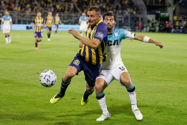 Holan debe definir si mantiene el doble 9 o si opta por uno: Ruben o Copetti. Holan debe definir si mantiene el doble 9 o si opta por uno: Ruben o Copetti.