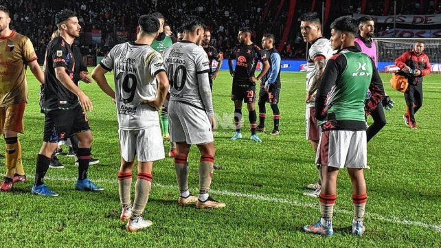 Colón se quedó sin gol y lo sufre en la tabla