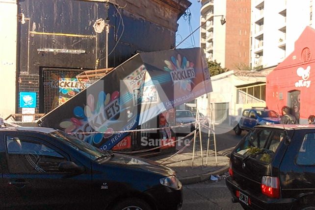 Se cayó un cartel en 9 de Julio y La Rioja