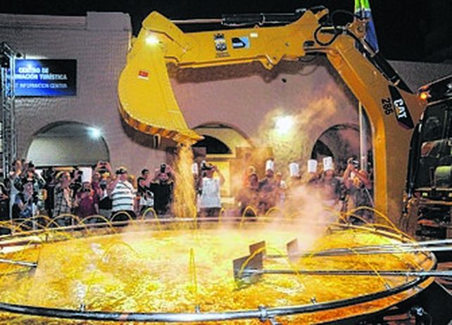 Apertura del verano con una gran paella en Piriápolis