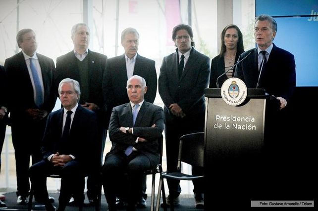 Macri con representantes del poder judicial y la oposición. Foto Télam.&nbsp;