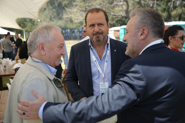 Solmi (centro) participó de la inauguración de la planta Aranami Industrial en Fighiera.