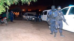 Dos años atrás. En 2016 fue el último allanamiento en el barrio, donde secuestró medio kilo de cocaína.