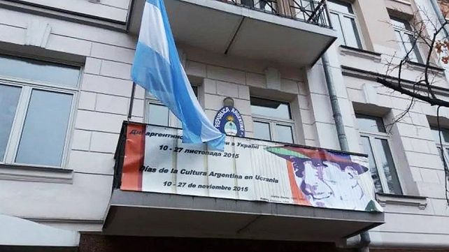Ucrania: Embajada de Argentina en Kiev. hay 83 argentinos y 20 en tránsito