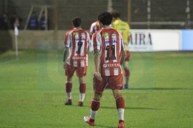 No levanta cabeza. Paraná juega mal y pierde por goleada. Foto: Juan Ignacio Pereira
