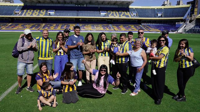 Cinco parejas cumplieron el sueño del hincha de Central y se casaron en el Gigante de Arroyito