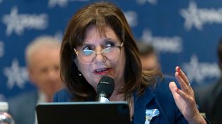La ministra de Seguridad, Patricia Bullrich, se metió de lleno en la pelea de Milei contra los gobernadores.&nbsp;