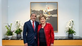 Caputo busca reunir u$s 10 mil millones para pagar deuda