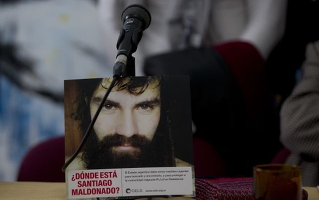 santiago maldonado. Militantes de derechos humanos piden la aparición con vida del joven platense.