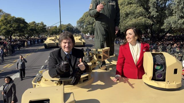 Desfile por el Día de la Independencia: Milei y Villarruel se subieron a un tanque