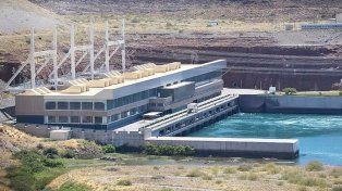 Luis Caputo anunció que privatizará inmuebles, centrales hidroeléctricas y otros bienes del Estado, para sumar reservas en el Banco Central&nbsp;