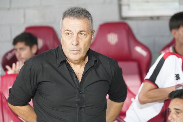 El entrenador de Newell's, Frank Kudelka empieza a trabajar pensando en Instituto.