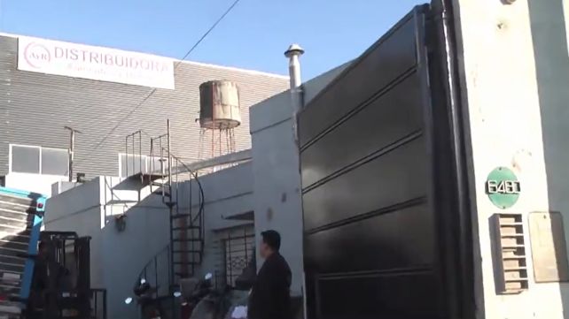 Los imputados robaron a un hombre que salía de una distribuidora y los atraparon con más de $ 4 millones.