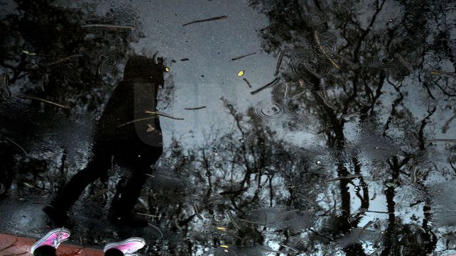 Continúa un alerta por lluvias persistentes y vientos intensos para la ciudad